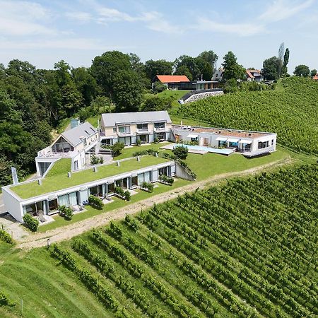 Relax Apartments An Der Lage Hochgrassnitzberg Spielfeld Exterior photo
